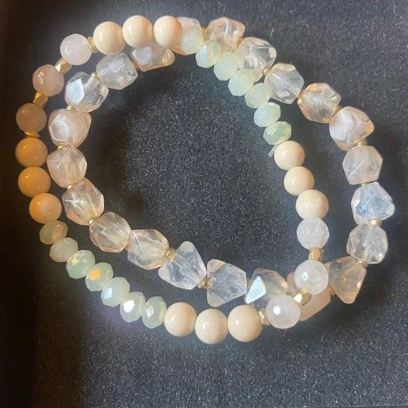 Elegant Beaded Bracelet Set - Picture 1 of 3